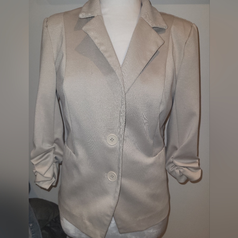 Suzy Shier Women's Blazer in Beige Medium Strech